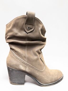 Taupe Slouch Western Ankle Boots Size 8.5 Boho Cowgirl Style